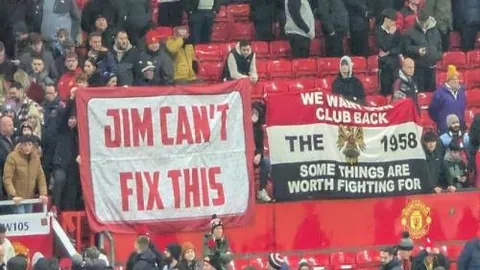 “弗里克讲话引致训练推迟，今日训练时长减少近一小时”