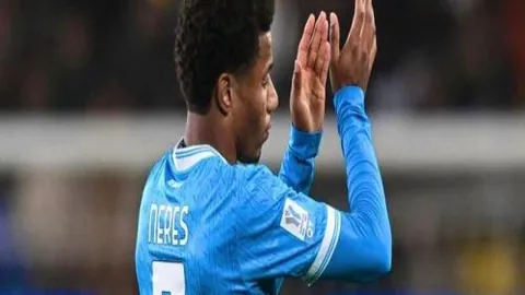 传奇球星吉格斯揭秘：2000年巴萨瞄准我，弗格森爵士力拒，巴萨遭严词回绝！